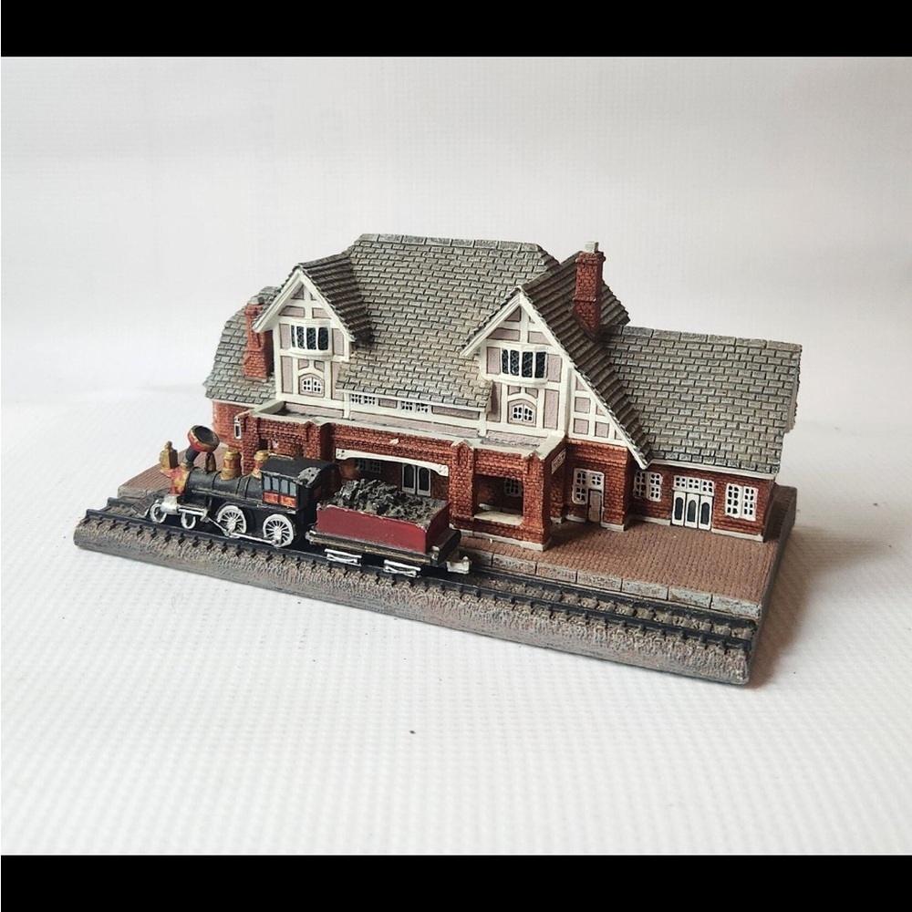 Danbury mint Flagstaff Arizona Railroad Station model 1993 vintage‎ in box
